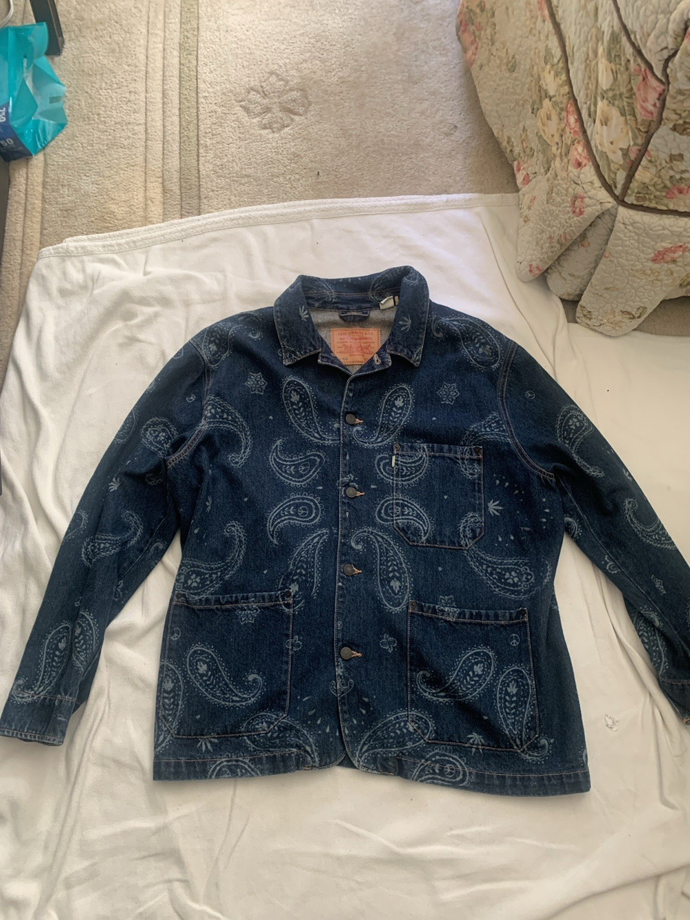 MEN'S SNOOP DOG COLLABORATION LEVI'S DENIM JACKET ( SIZE M) EXC COND